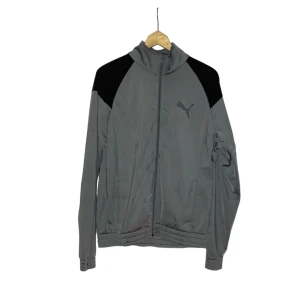Puma zip - Asfin o skön zip från puma! Inga synliga defekter finns