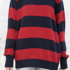 Brianna sweater - Säljer min jättefina stickade tröja från brandy då den inte kommer till användning längre. Endast använd ett fåtal gånger! En super snygg tröja som är jättemysig att ha på sig🌸 Nypris 350kr