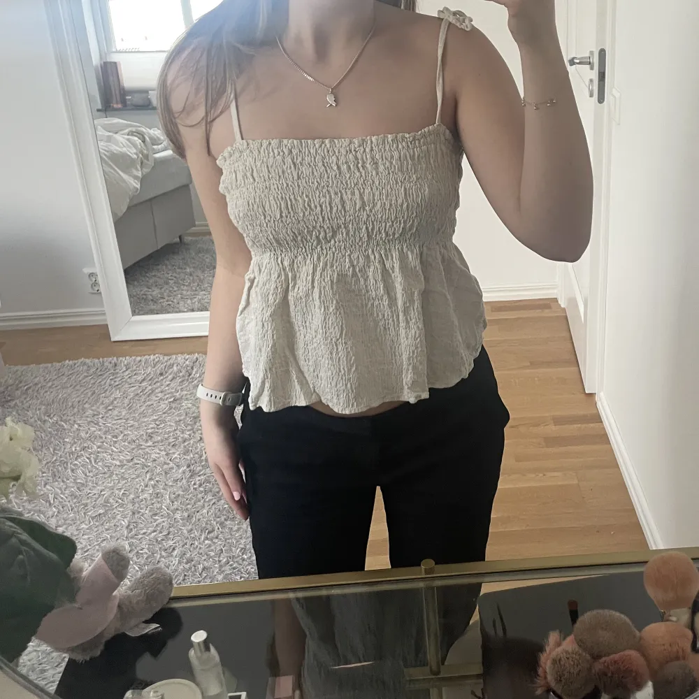 Super söt zara topp ! Storlek M 💞🥰 Frakt tillkommer . Toppar.