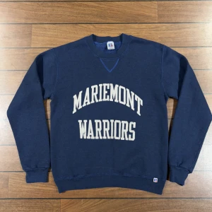 Russel Mariemont sweatshirt - Snygg vintage Russel tröja i storlek S! Bara att skriva om du undrar över något🙏