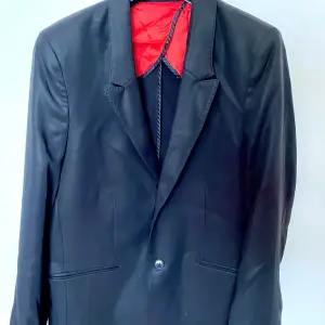 Sample collection never worn Whyred blazer made with alpaca fiber and waxed. Made in Portugal. Size 48