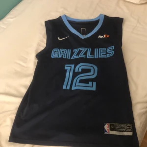 Basket tröja - En ja morans basket tröja i väldigt bra skick använd några gånger bara