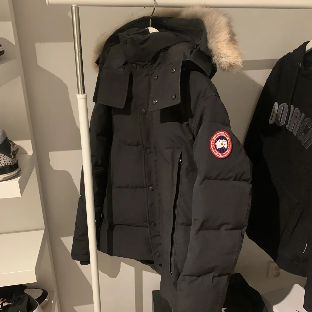 Wts  Canada Goose Wyndham parka Size L 8/10 skick . Jackor.