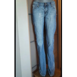 Low waist jeans - Låg midjade bootcut jeans som tyvärr är för små :(