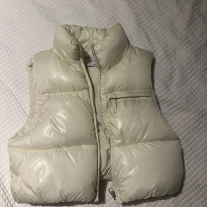 Väst - Väst i fint skik! 