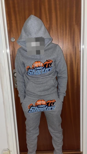 Trapstar  - Helt nyt storlek xs passar s på viden är det 170 cm