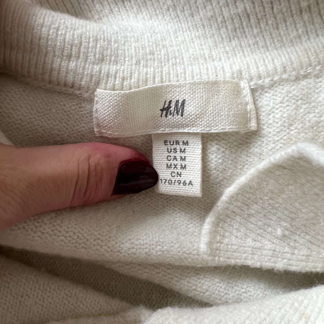 Vit stickad tröja/kofta från H&M - 91