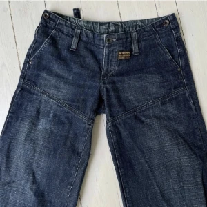 G-star jeans - Lågmidjade jeans från G-star! 💙midjemått 80 cm, innerbenslängd 92 cm