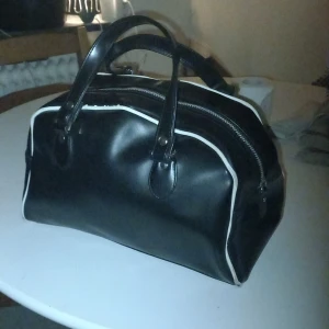 Cool väska  - Har varit min handväska men är nog en gammal nesesär