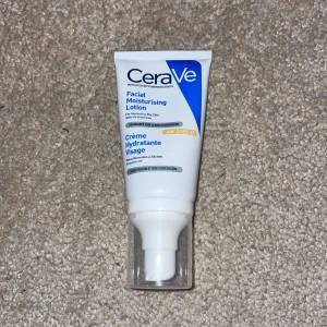 Cerave - Använd 1 gång❗️ Passade inte min hud och vill bara få sålt den!