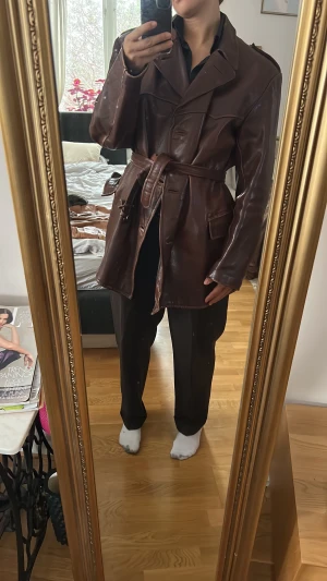 Röd skinnjacka - Riktigt snygg Röd vintage skinnjacka ca strl herr 52