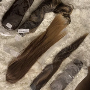 5 löshår  - Säljer olika löshår endast testade / nytt fler bilder finns vid intresse ponny tail 