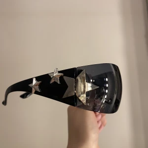 Y2K solglasögon - Helt oanvända, tycker inte jag passar i de 