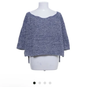 Stickad tröja med trekvartsärm - Snygg stickad tröja från zara bra skick inte nopprig eller fläckig. 