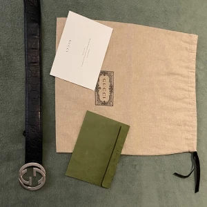 Gucci Bälte. - Äkta Gucci Bälte (Navy Blue). Skick 9/10 Nypris : 450€ (5000kr)