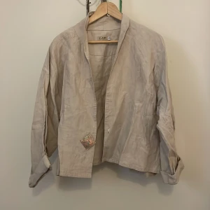 Linneskjorta  - Frakt tillkommer