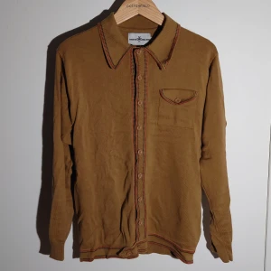 Madcap England skjorta - Perfekt för 60-talisten som vill ta nästa steg i stilen.   Ordinarie pris: 350