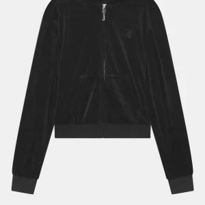 Juciy couture  - Hej säljer nu min juciy tröja då jag inte använder den längre😁den är knappt använd. Den är storlek 15/16 år men jag har cirka 164 egentligen och den funkar men den funkar även på en XS