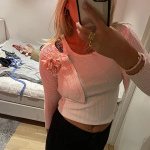 Kofta - Snygg och unik bolero i fin färg. Barnstorlek 152 men passar mig med S💓