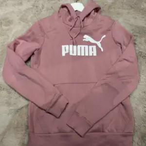 Rosa Puma hoddie, aldrig använd, extremt skönt material, ny pris 500