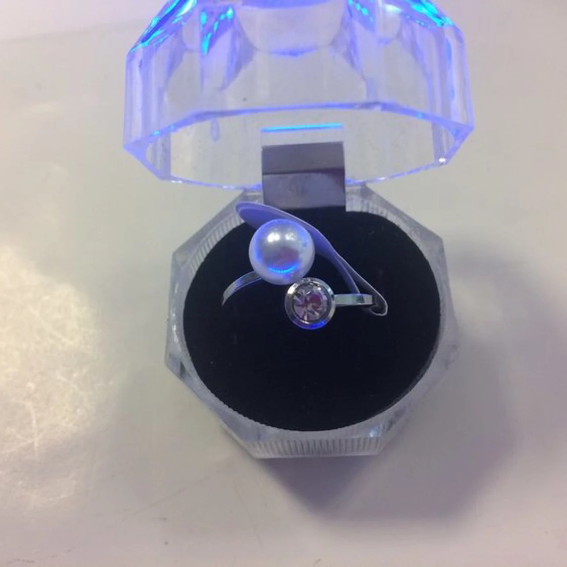 Modern Ringa med Strass/ Pärla  - 90