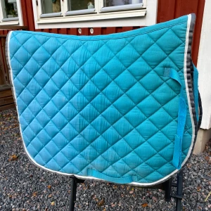 Schabrak (hopp) - Turkost hopp schabrak i storlek full. Nytvättat och sparsamt använt. Fint skick!