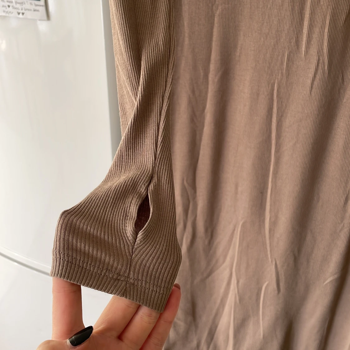 Lång figurnära klänming - 90