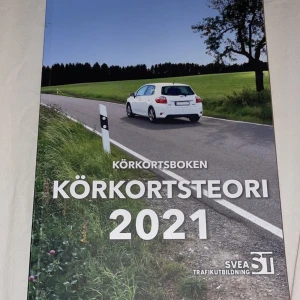 Körkortsteori  - 🤍 Aldrig använd körkortsbok med all körkortsteori som behövs samt alla vägmärken och quiz, fick av körskolan i samband med en intensivkurs 🤍