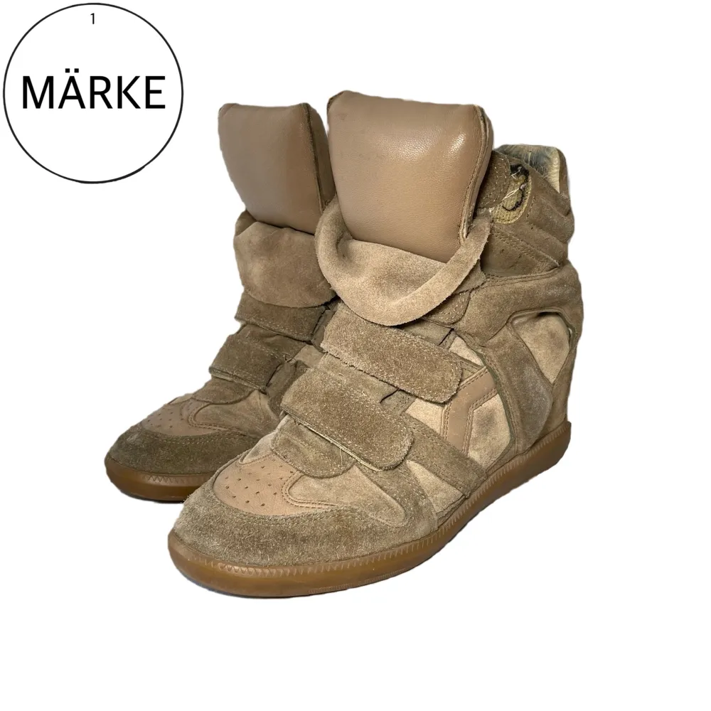 BLACK WEEK Alla köp görs via vår hemsida: EttMarke.se -Storlek 39  -Beige/brun färg (taupe)  -Fint skick, med tecken på användning främst på mocka lädret.  -Kommer med en dustbag . Skor.