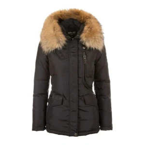 Hollies winter jacket stl 40 - Jackan är i väldigt fint skick, använd en säsong och kemtvättad därefter. Pälsen är äkta och har kvar sitt fluff!  Köpt för 4499:-  Priset kan såklart diskuteras vid snabb affär!