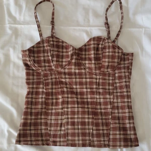 !!corset top!! - Helt ny, passade inte med mina andra kläder färgmässigt men har två till i vit och svart som jag gillar🥰🥰