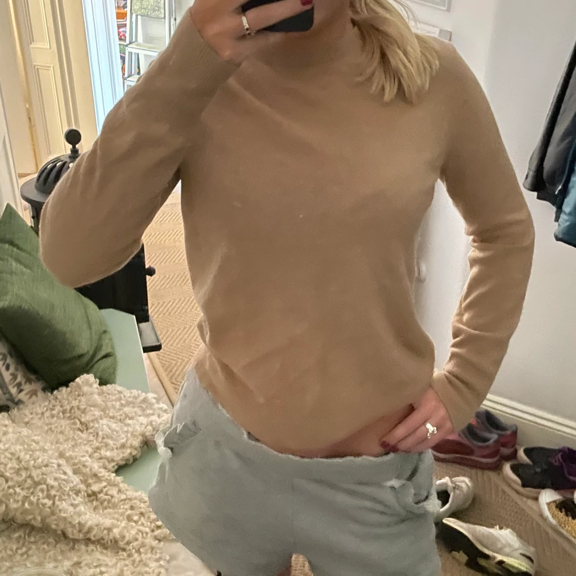 En ljusbrun långärmad 100% Kashmir tröja🤎🤎 