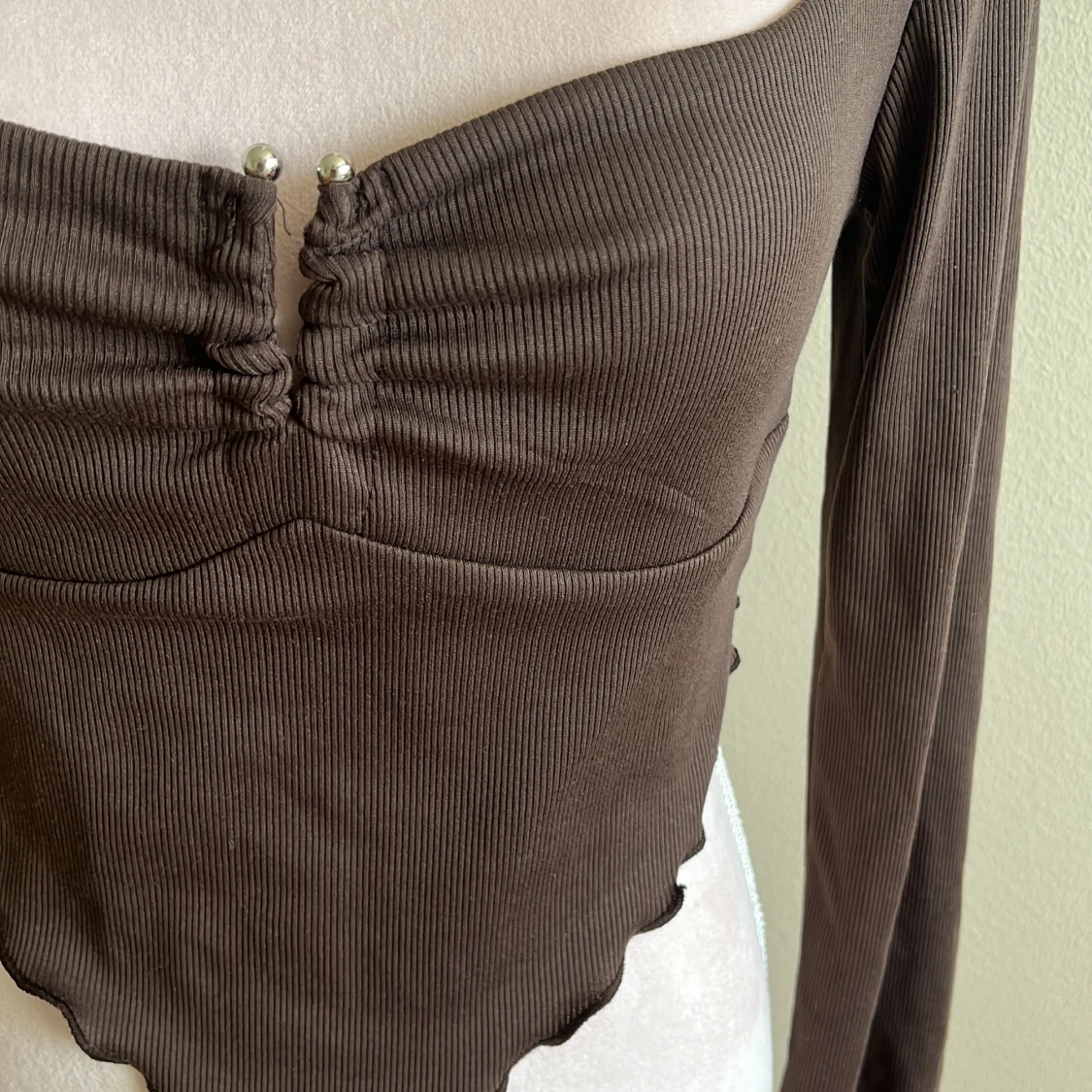 Brun gullig tröja  - 90