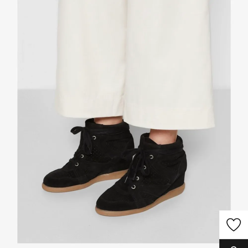 Skor från märket pavement, liknande Isabel marant skor, använda en gång, nypris 1395kr (Zalando) säljer för 600. Skor.