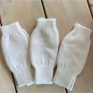 Vita torgvantar  - 199kr/st sjukt bekväma och stretchiga. Begränsat antal så va snabb om du vill köpa! ❤️