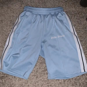 Palm angels  - Skick: 9,5  Storlek M Ganska långa  