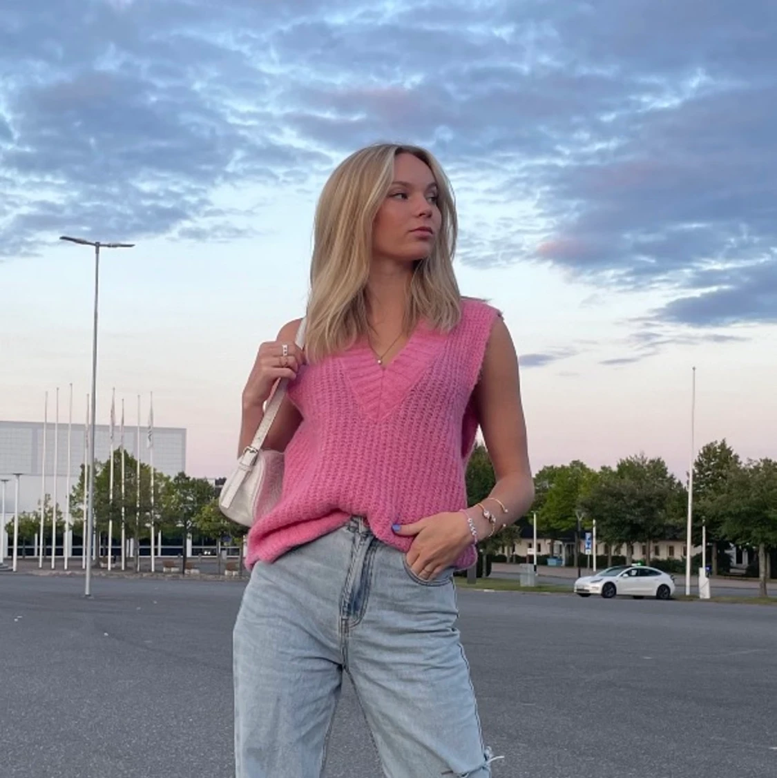 Rosa stickad väst - 90