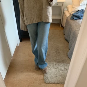 Super sköna jeans - Säljer super fina o sköna jeans från Junkyard i storlek 26. Säljes för 100kr
