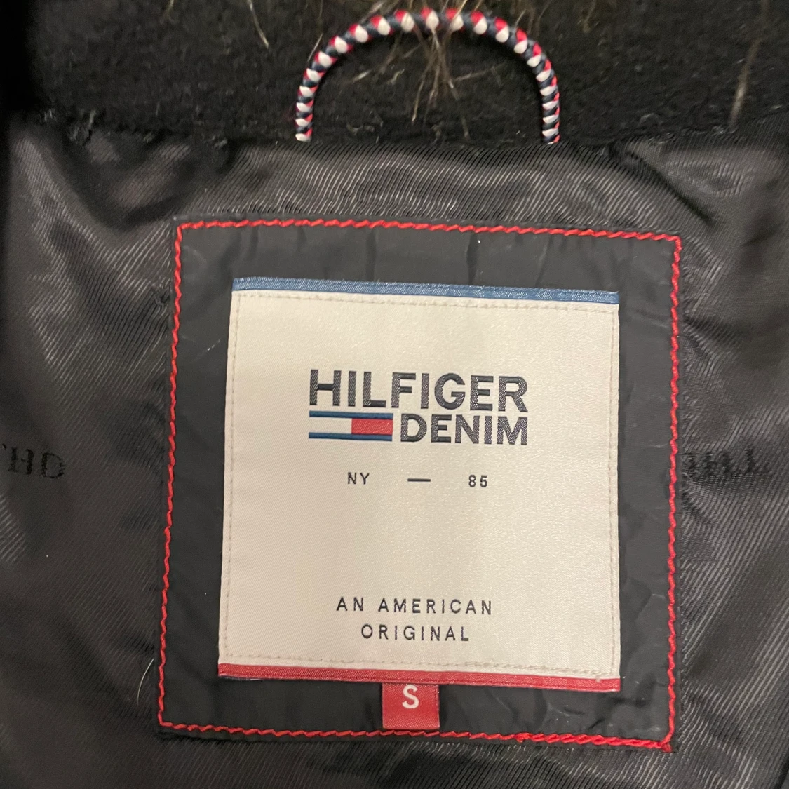 Tommy Hilfiger vinterjacka  - 91