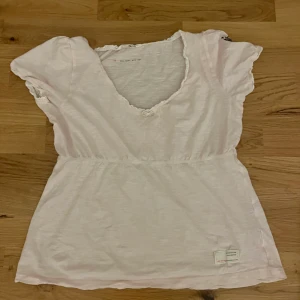 Ljus rosa odd Molly topp  - Gulig odd Molly topp som är köpt på sellpy men inte kommer till användning 💕strl S 