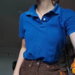 Blå Piké - Blå pikétshirt, lägre pris vid snabb affär<3