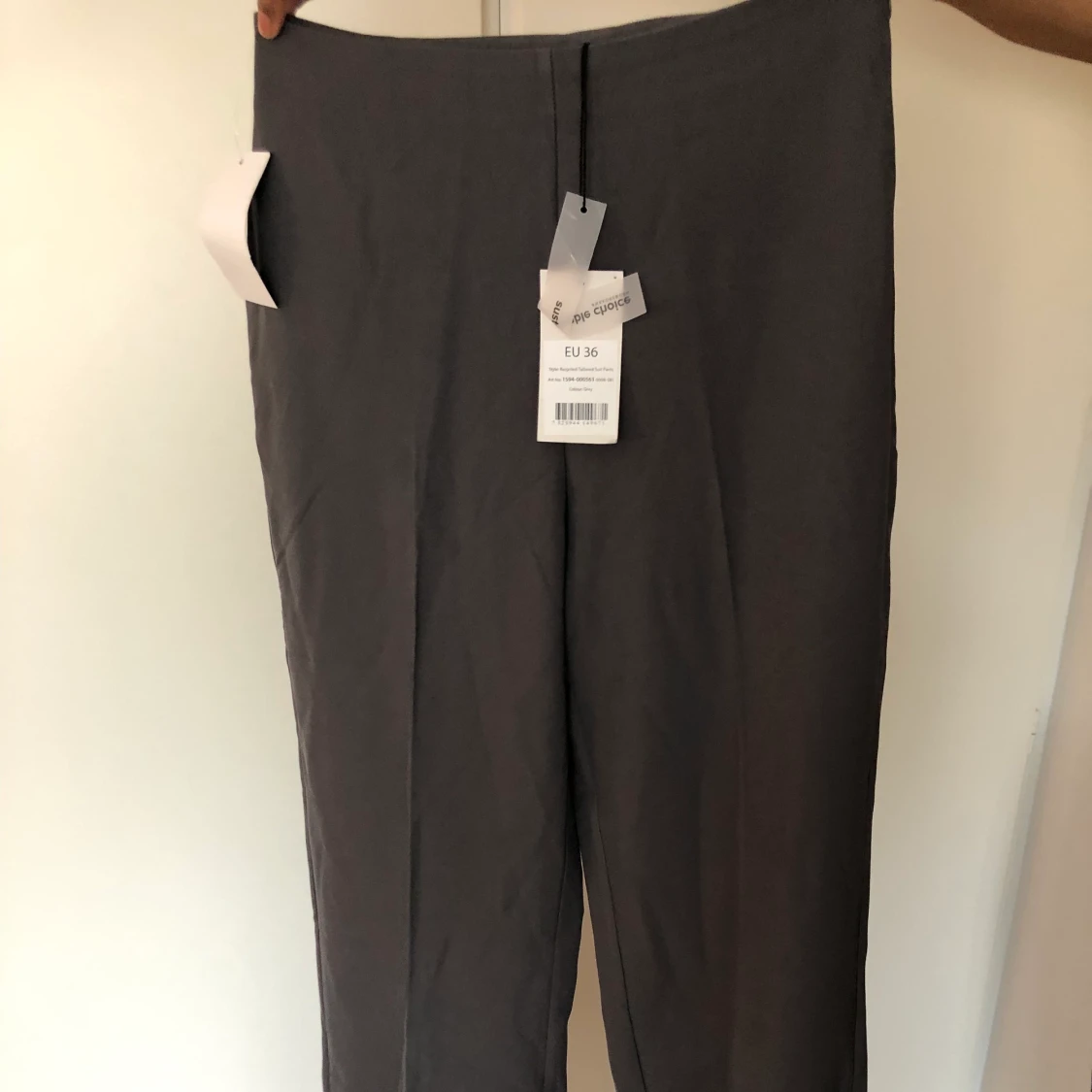 Helt nya! NA-KD kostymbyxor gråa 36