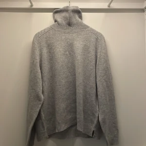 Kashmir tröja - Använt endast 1 gång, riktigt skönt material.