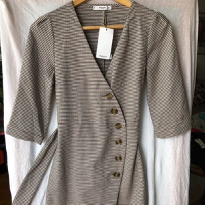 Mango Vivian Dress - Lite för stor och lång på mig. Ordinarie pris: 499kr
