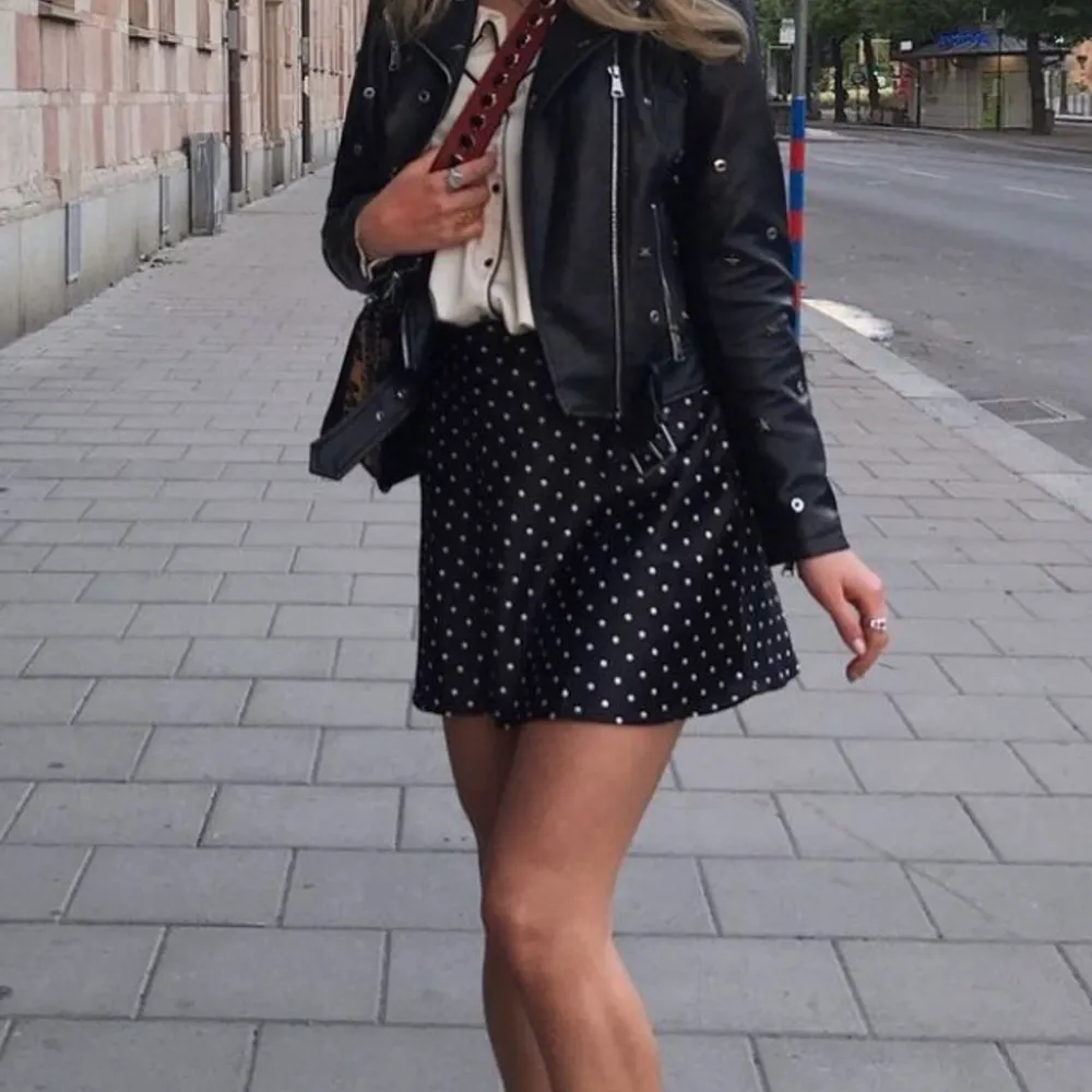 Prickig kjol från Chiquelle. Lånad bild från Sigrid Langenskiöld ❤️ . Kjolar.
