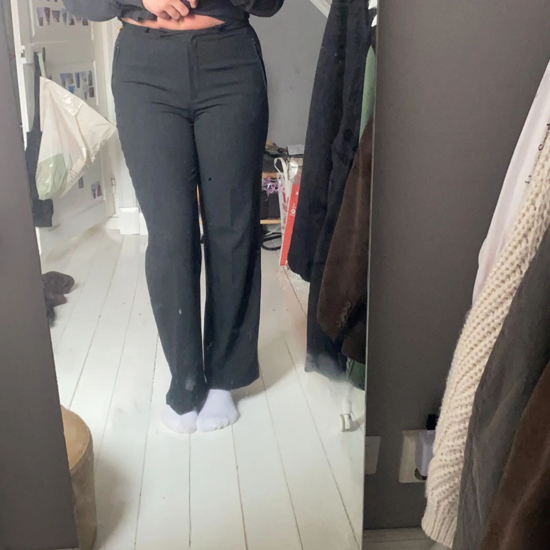 Mörkgråa kostymbyxor