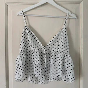 Prickigt linne💘 - Jättefint linne! Storlek S, knytning fram💘