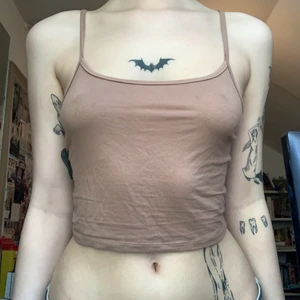 Beige topp  - Basic beige/ljusbrun topp, toppen basplagg 