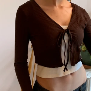 Brun knyt topp - Fin brun knyt topp. Passar som S, bra skick. Köparen står för frakt🌸