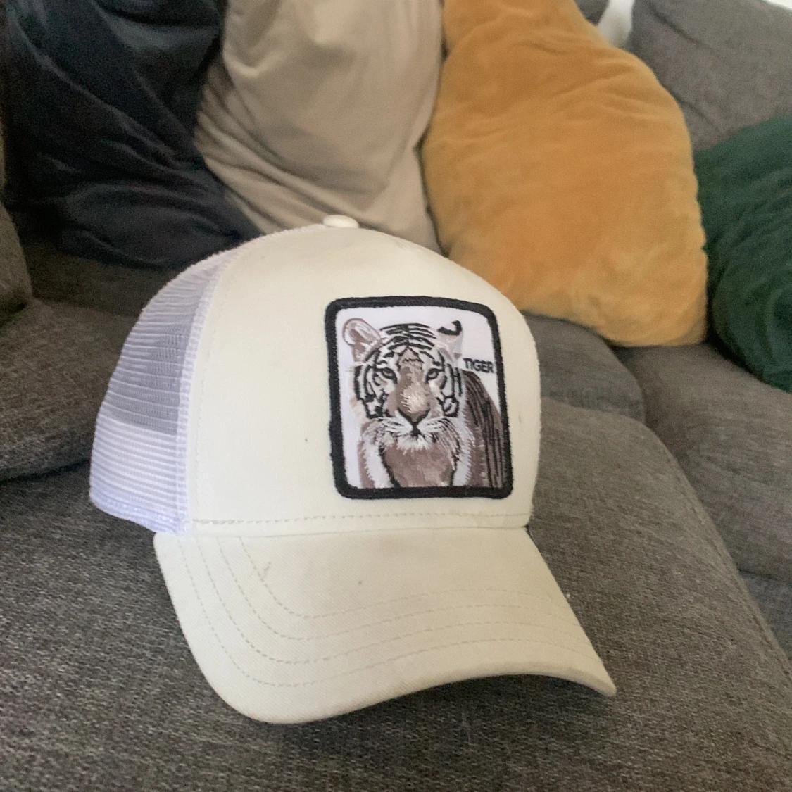 Säljer min tiger keps